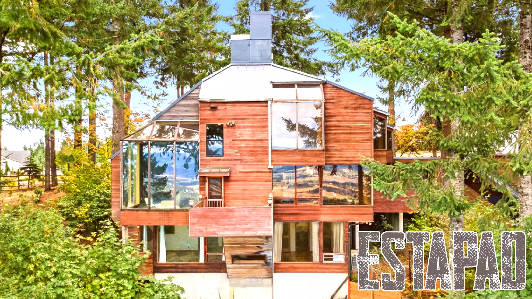 A Geometric Midcentury Retreat from a Historic Architect