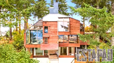 A Geometric Midcentury Retreat from a Historic Architect