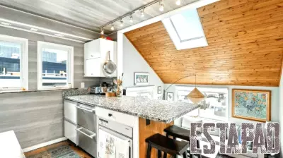 Unique Waterfront Living: A Houseboat Retreat